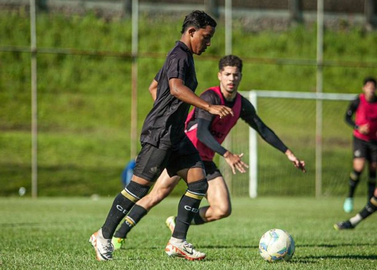 Onde assistir Criciúma x Capitão Poço ao vivo - Copinha nesta quinta-feira (02/01/2025). Imagem: Cleiton Ramos/Criciúma