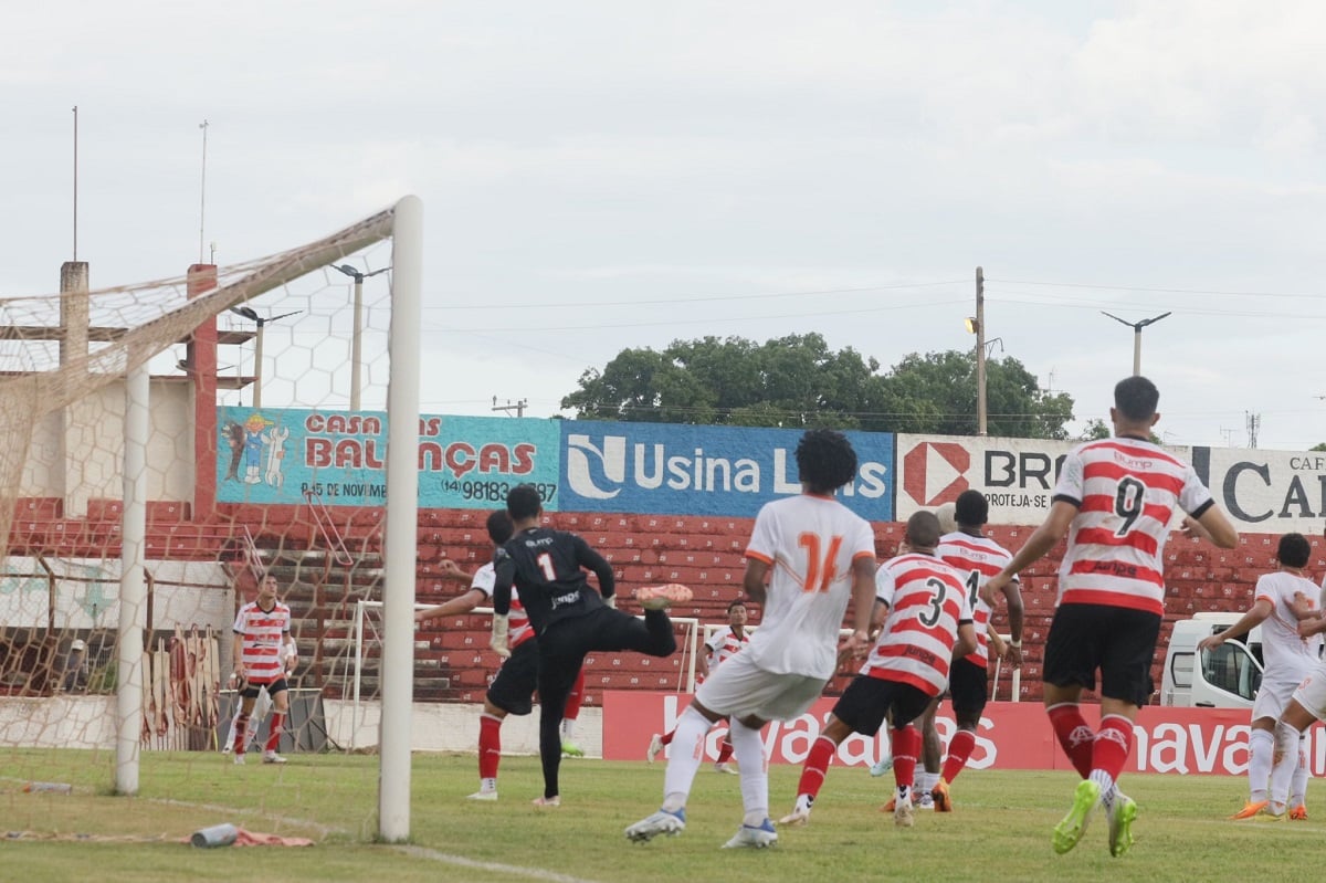 Onde assistir Coimbra x Fluminense ao vivo - Copinha nesta segunda-feira (06/01/2025). Imagem: Divulgação Linense