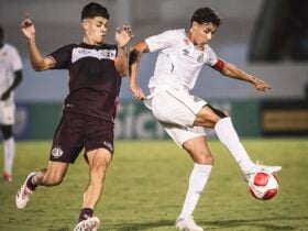 Onde assistir Ferroviária x Santos ao vivo - Copinha nesta terça-feira (14/01/2025). Imagem: Bruno Vaz/Santos FC