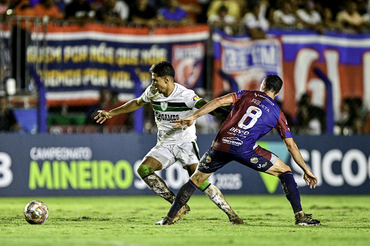 Onde assistir América-MG x Cruzeiro ao vivo - Mineiro nesta quarta-feira (05/02/2025). Imagem: Mourão Panda/América-MG