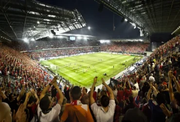 Iluminação de estádio qual a potência dos holofotes e como iluminam o campo sem sombras (2)