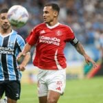 Onde assistir Grêmio x Internacional ao vivo - Campeonato Gaúcho neste sábado (08/03/2025). Imagem: Ricardo Duarte/SCI