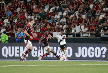 Onde assistir Flamengo x Vasco ao vivo - Campeonato Carioca neste sábado (08/03/2025). Imagem: Matheus Lima/CR Vasco