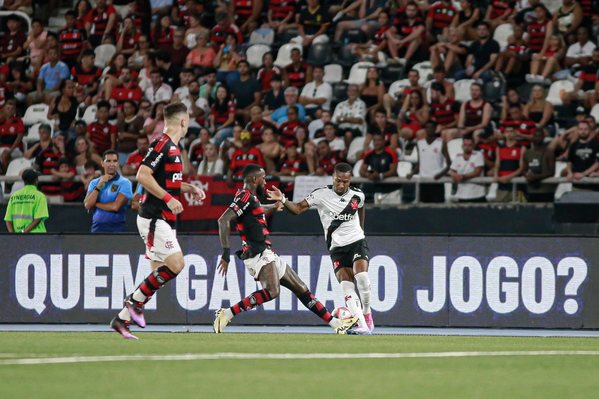 Onde assistir Flamengo x Vasco ao vivo - Campeonato Carioca neste sábado (08/03/2025). Imagem: Matheus Lima/CR Vasco